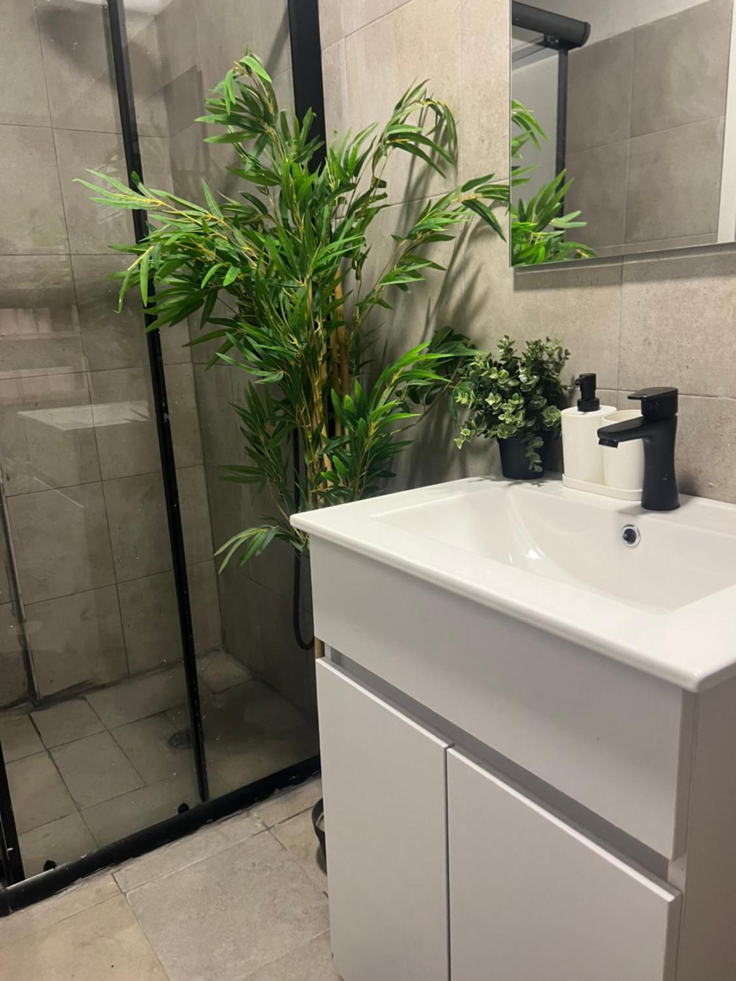 Ofek'S Place - Midtown Tlv テル・アビブ エクステリア 写真